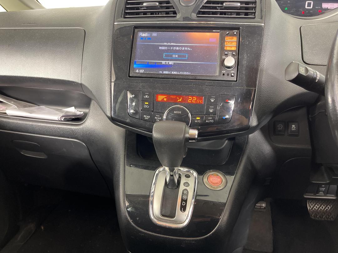 Photo '16' of Nissan Serena