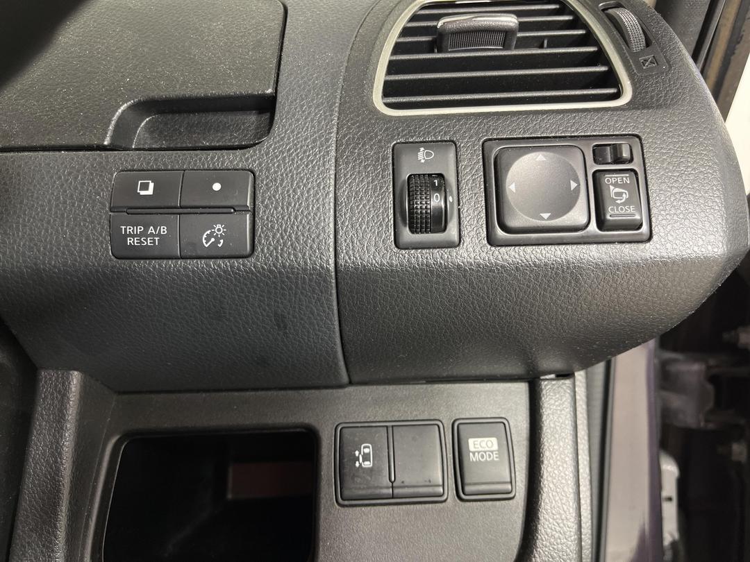 Photo '20' of Nissan Serena