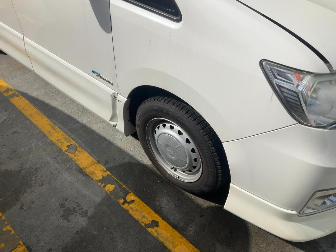 Photo '6' of Nissan Serena Hybrid