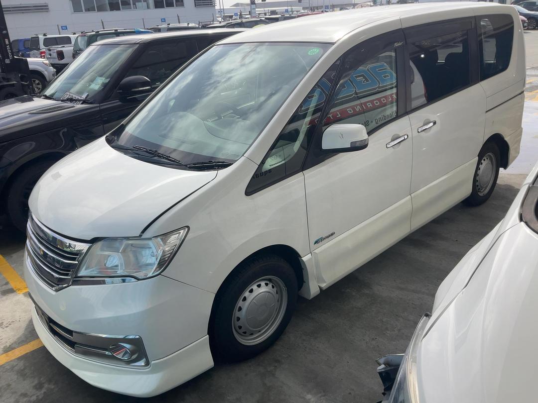 Photo '3' of Nissan Serena Hybrid