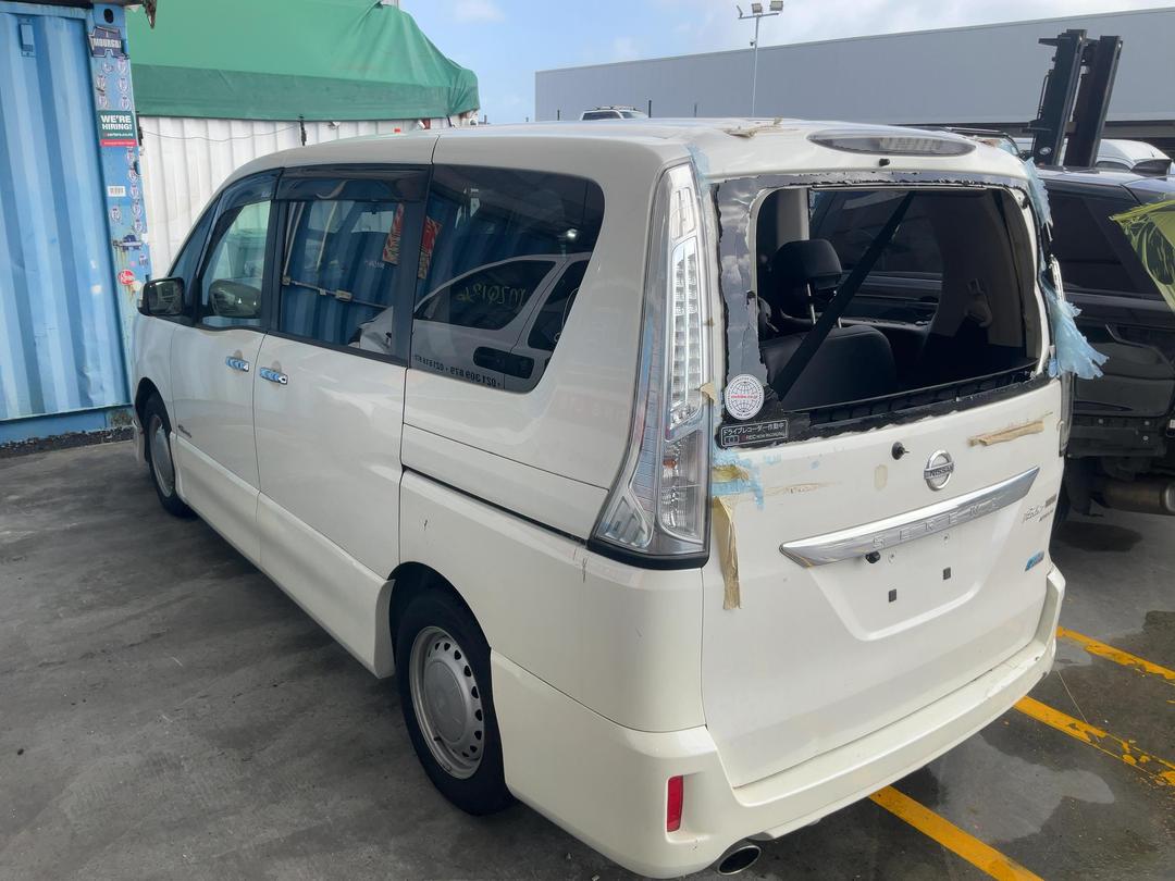 Photo '4' of Nissan Serena Hybrid