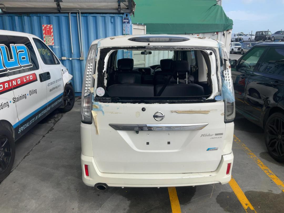 Photo '11' of Nissan Serena Hybrid