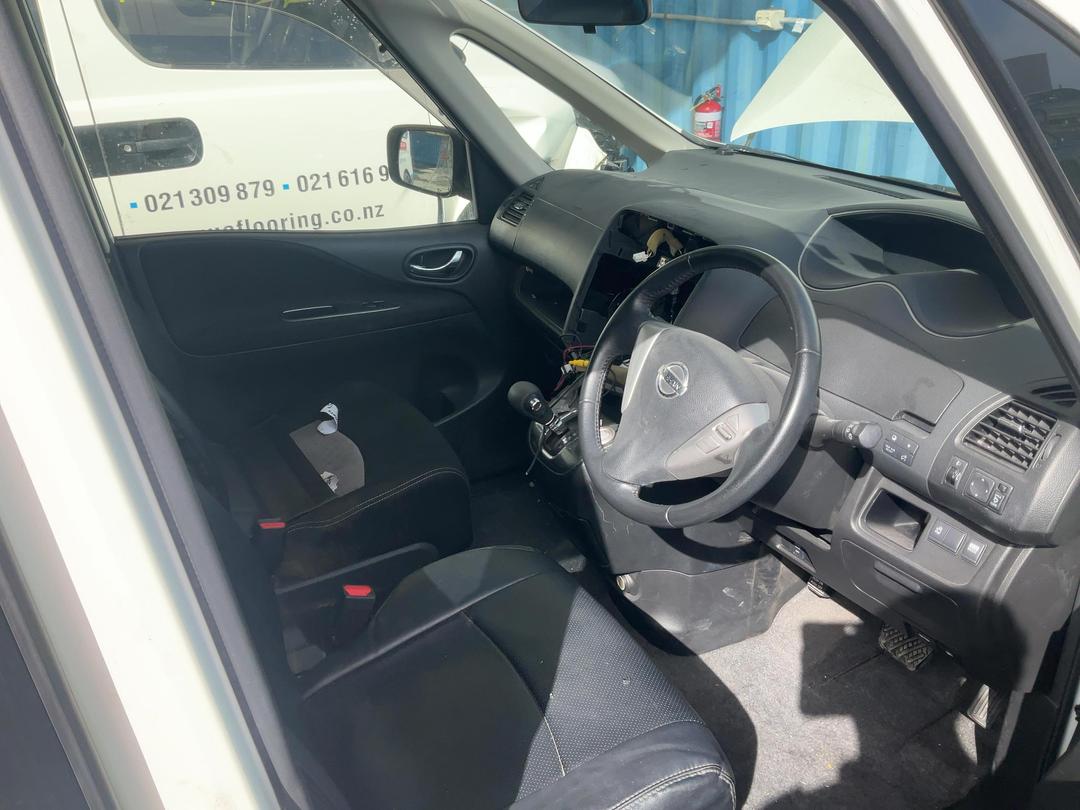 Photo '20' of Nissan Serena Hybrid