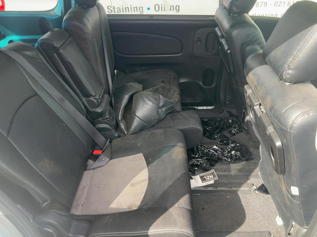 Photo '21' of Nissan Serena Hybrid