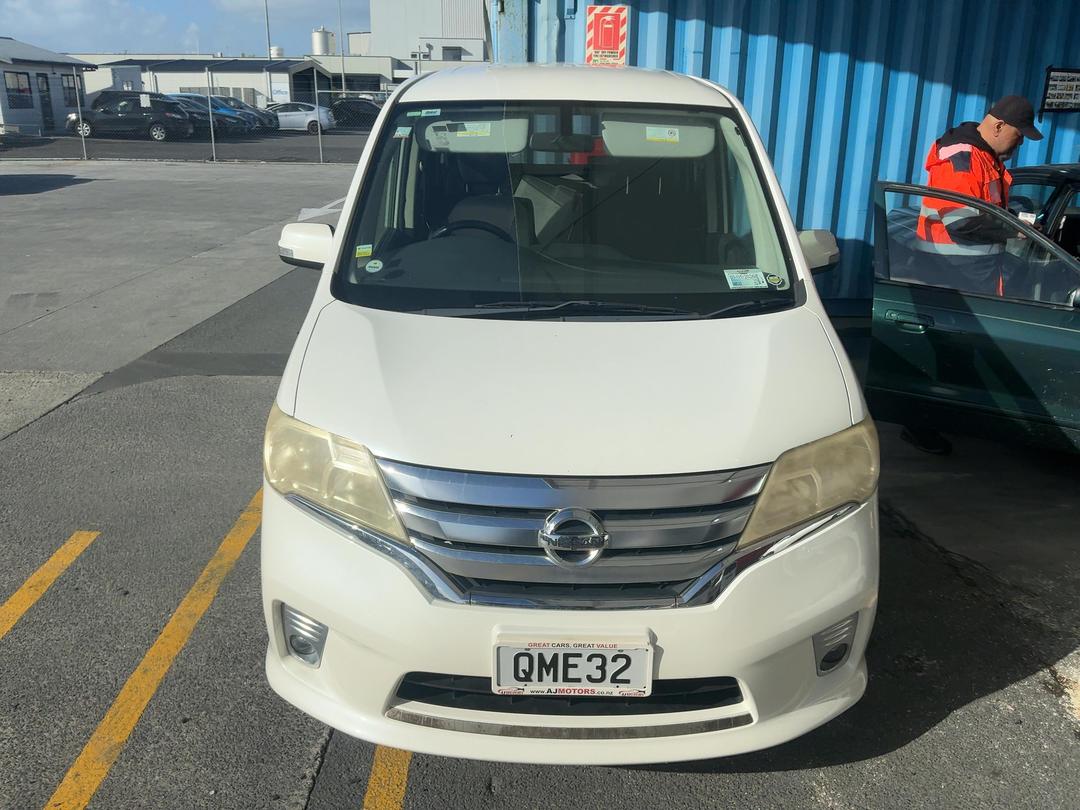 Photo '7' of Nissan Serena