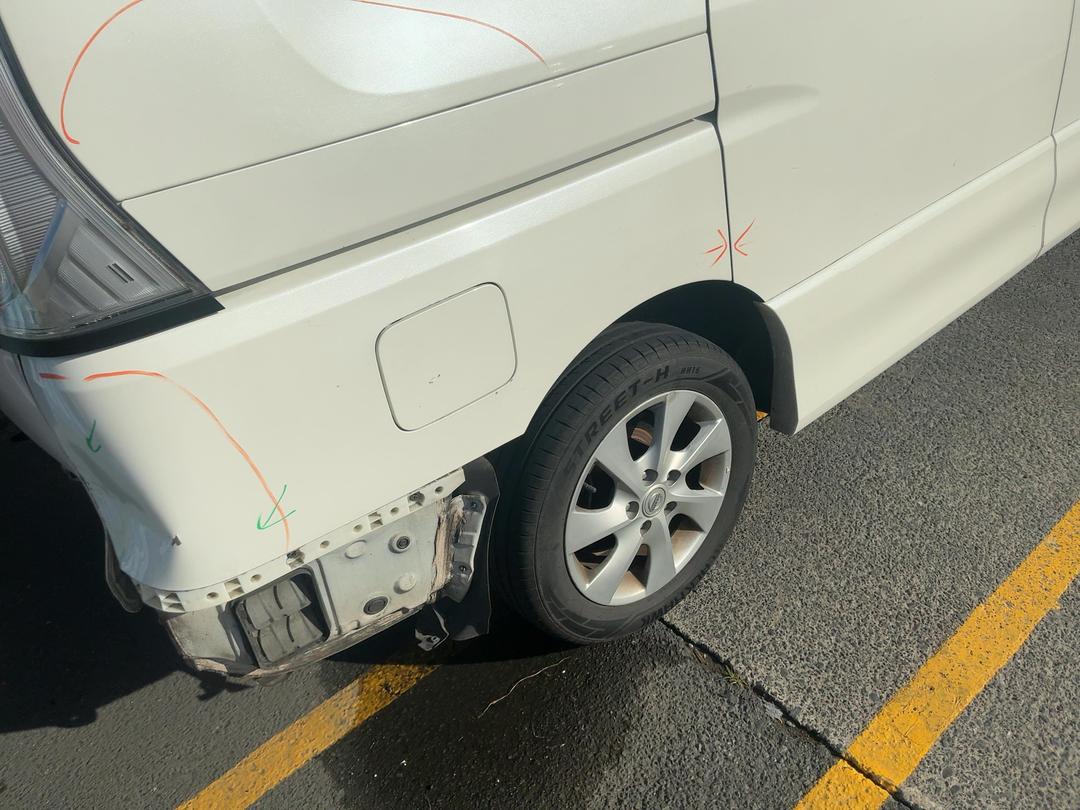 Photo '11' of Nissan Serena