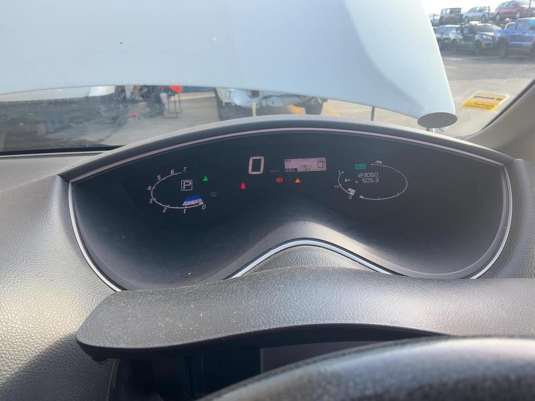 Photo '17' of Nissan Serena