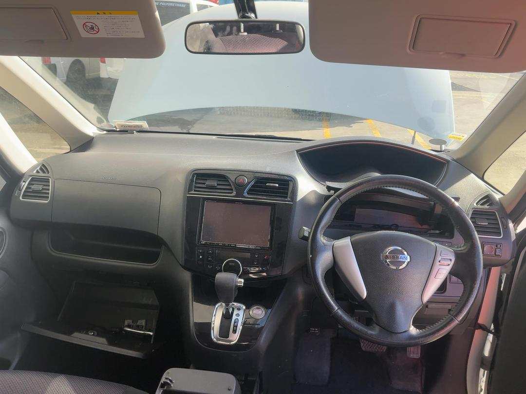 Photo '21' of Nissan Serena