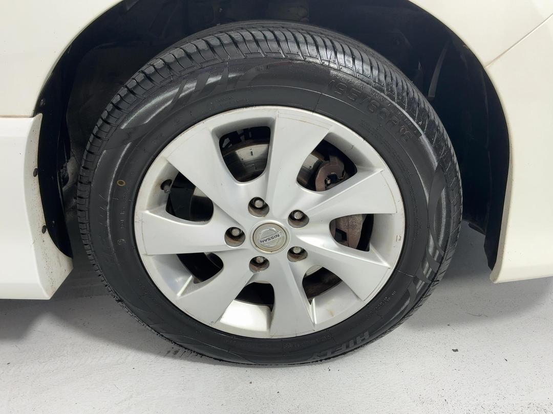 Photo '7' of Nissan Serena Photo '7' of Nissan Serena