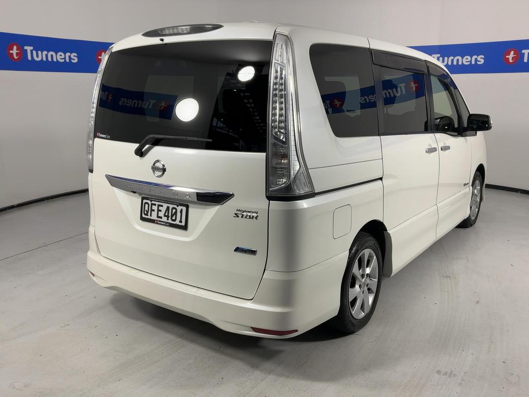 Photo '6' of Nissan Serena Photo '6' of Nissan Serena