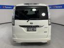 Thumbnail '5' of Nissan Serena