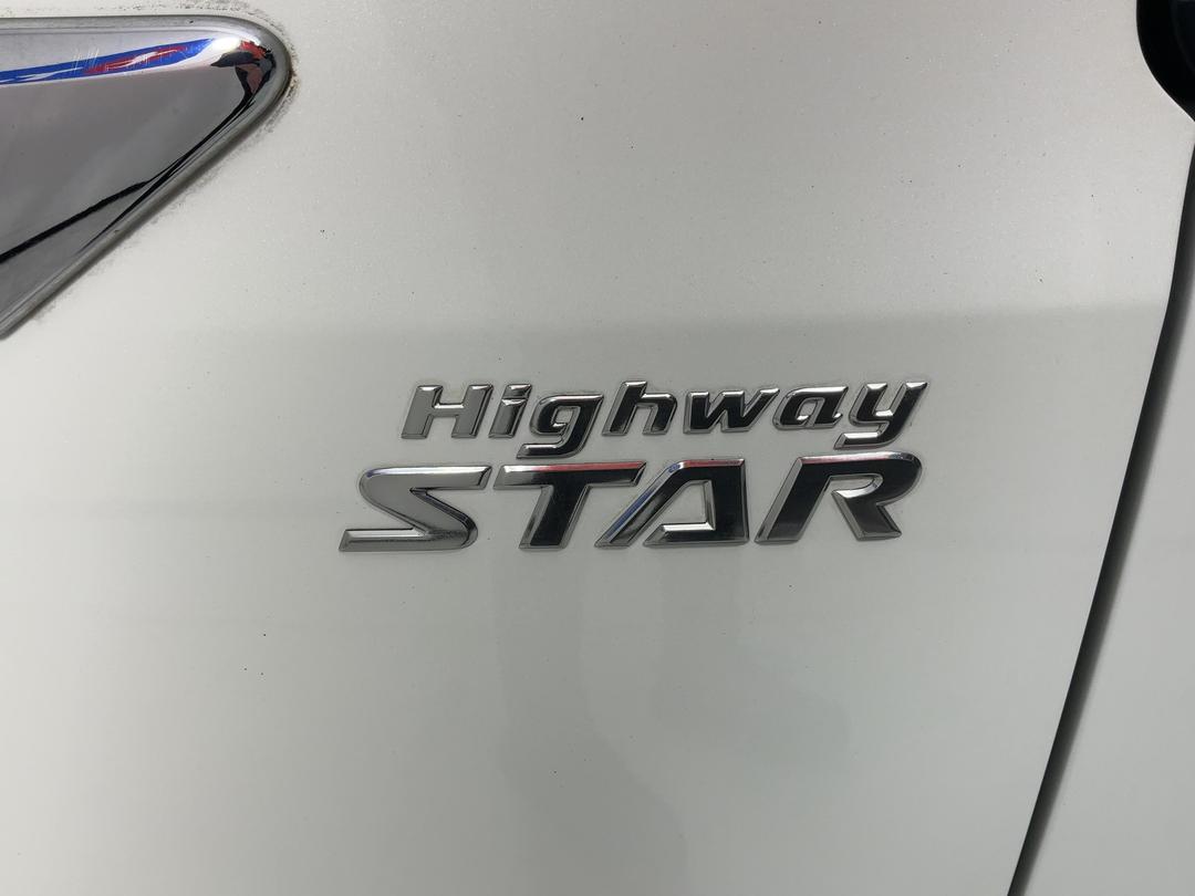 Photo '25' of Nissan Serena Photo '25' of Nissan Serena