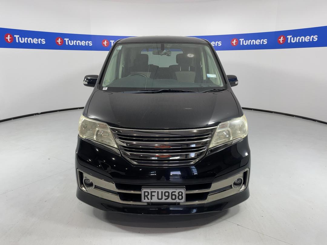 Photo '2' of Nissan Serena