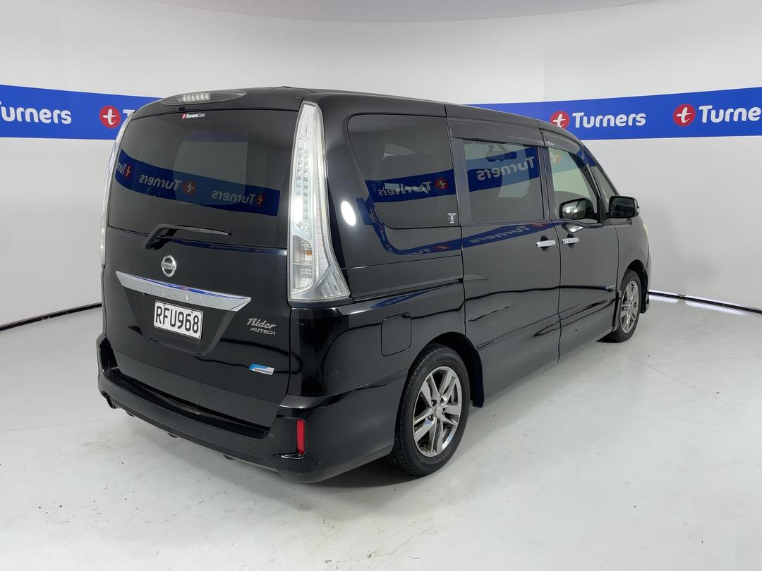 Photo '7' of Nissan Serena