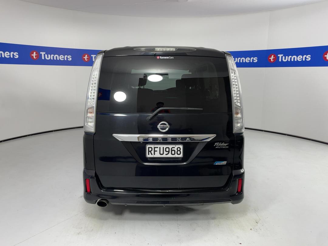 Photo '6' of Nissan Serena
