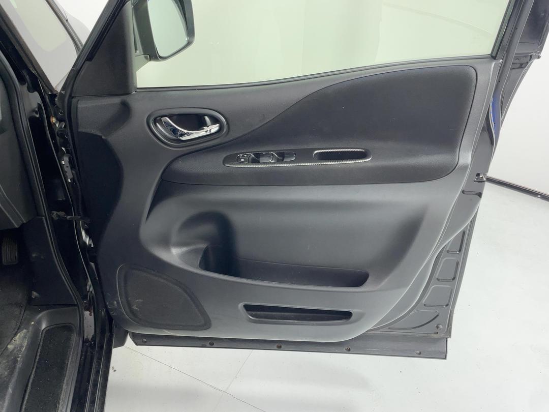 Photo '15' of Nissan Serena