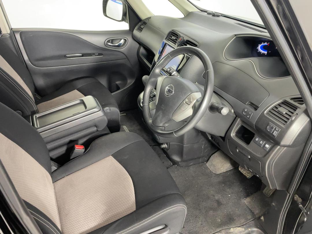 Photo '16' of Nissan Serena