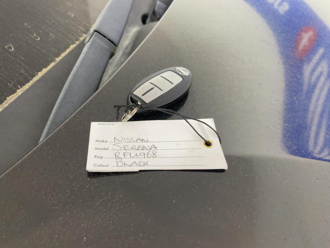 Photo '21' of Nissan Serena