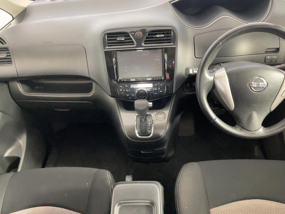 Photo '18' of Nissan Serena
