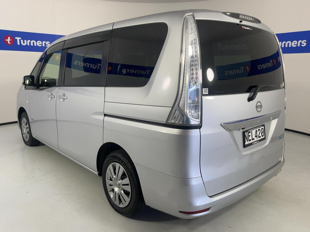 Photo '5' of Nissan Serena