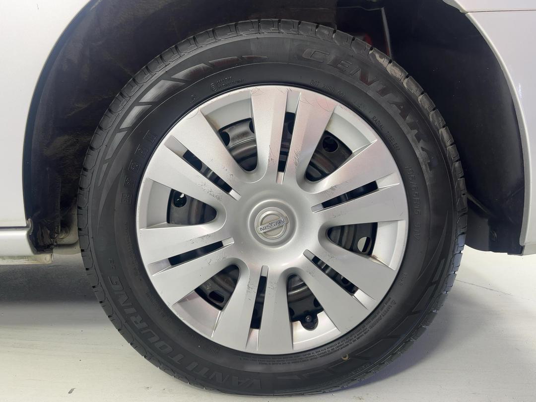 Photo '11' of Nissan Serena