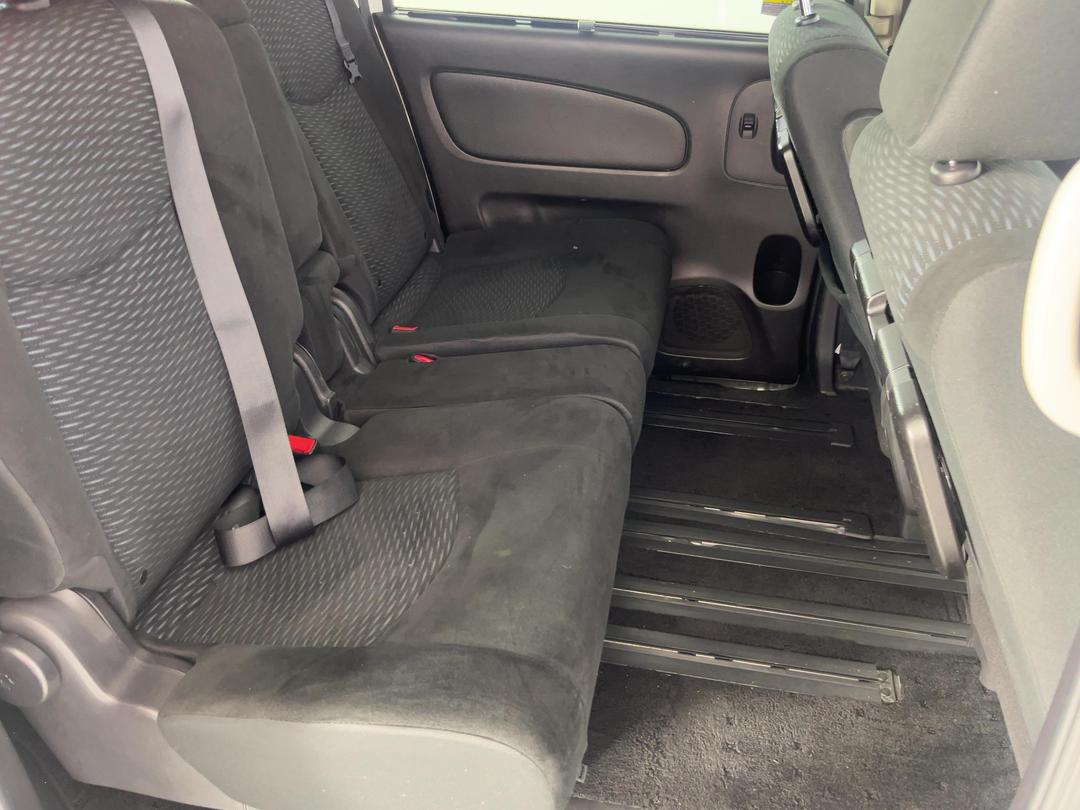 Photo '19' of Nissan Serena