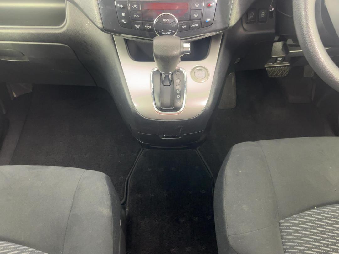 Photo '18' of Nissan Serena