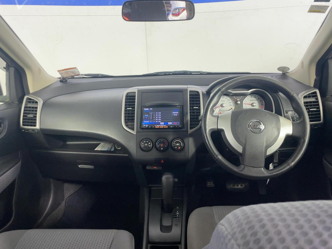 Photo '17' of Nissan Wingroad