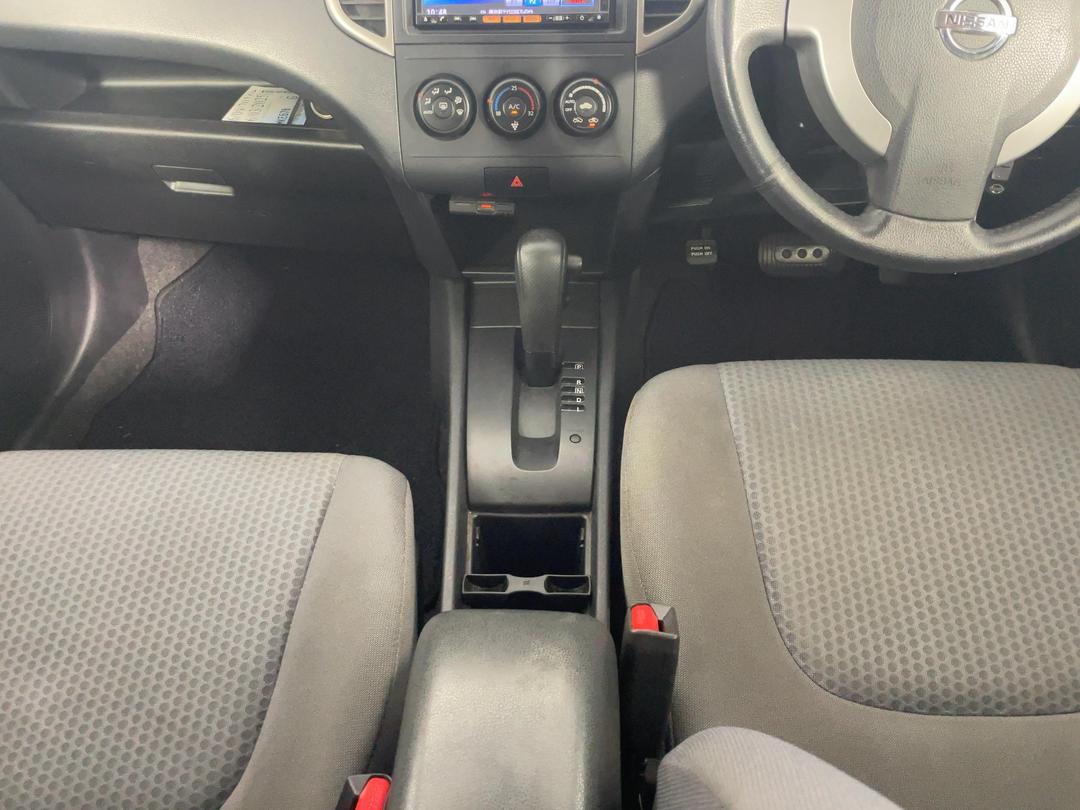 Photo '18' of Nissan Wingroad