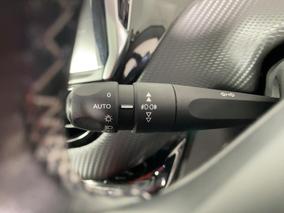 Photo '27' of Peugeot 2008