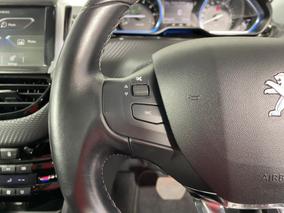 Photo '28' of Peugeot 2008