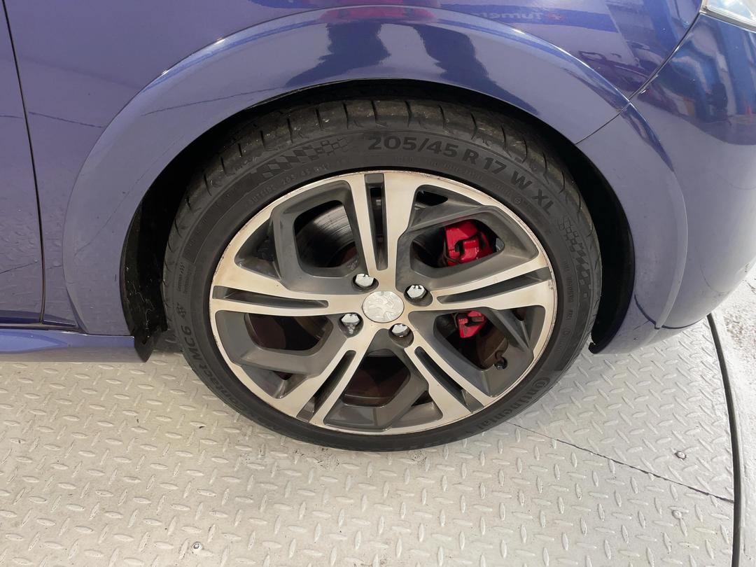 Photo '9' of Peugeot 208