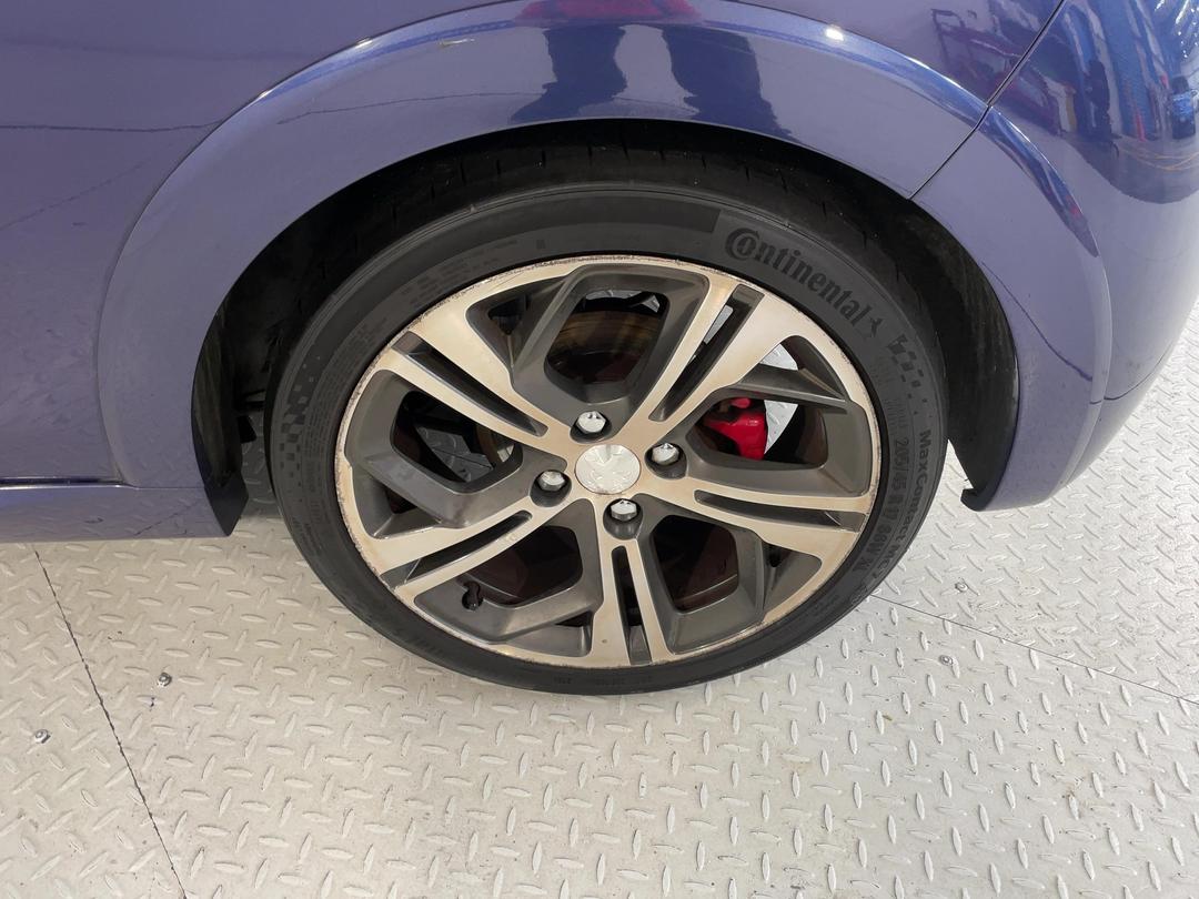 Photo '11' of Peugeot 208