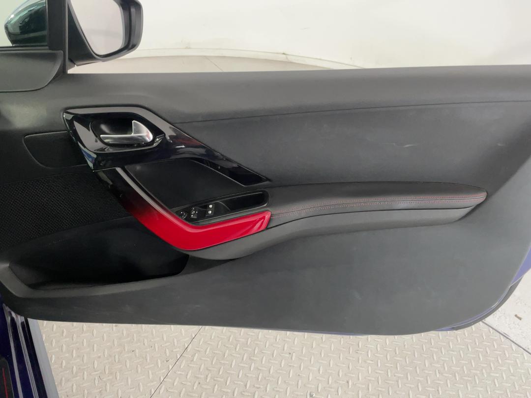 Photo '15' of Peugeot 208