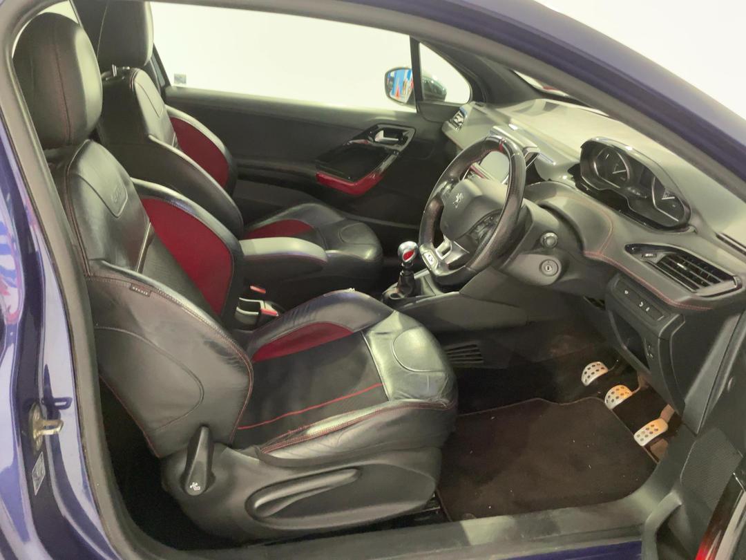 Photo '16' of Peugeot 208