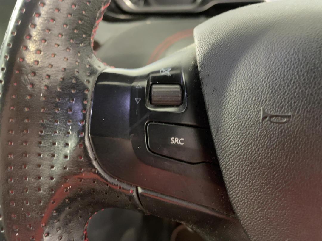 Photo '25' of Peugeot 208