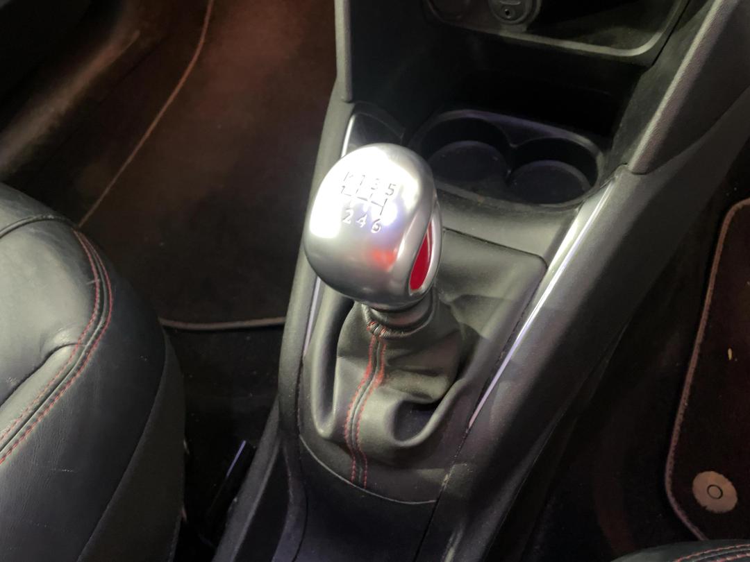 Photo '30' of Peugeot 208