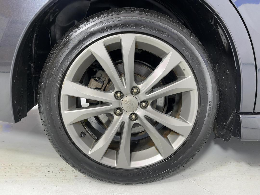 Photo '12' of Subaru Legacy