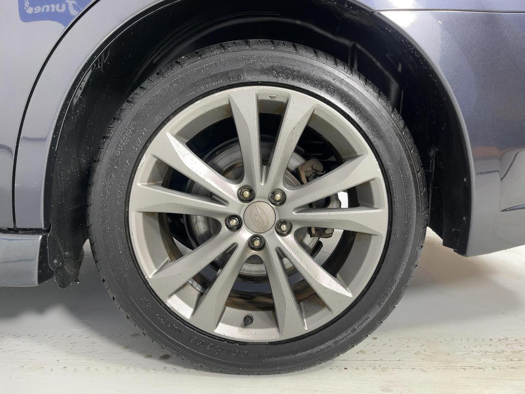 Photo '11' of Subaru Legacy