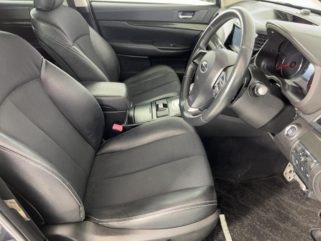 Photo '16' of Subaru Legacy