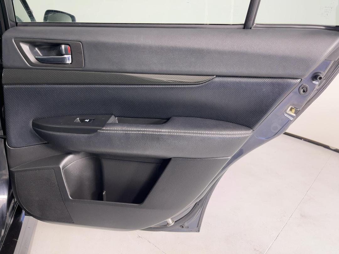 Photo '19' of Subaru Legacy