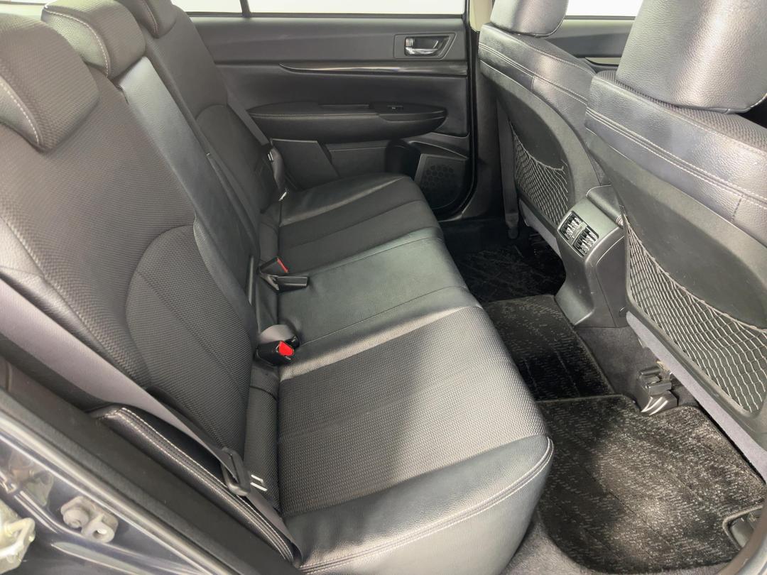 Photo '20' of Subaru Legacy