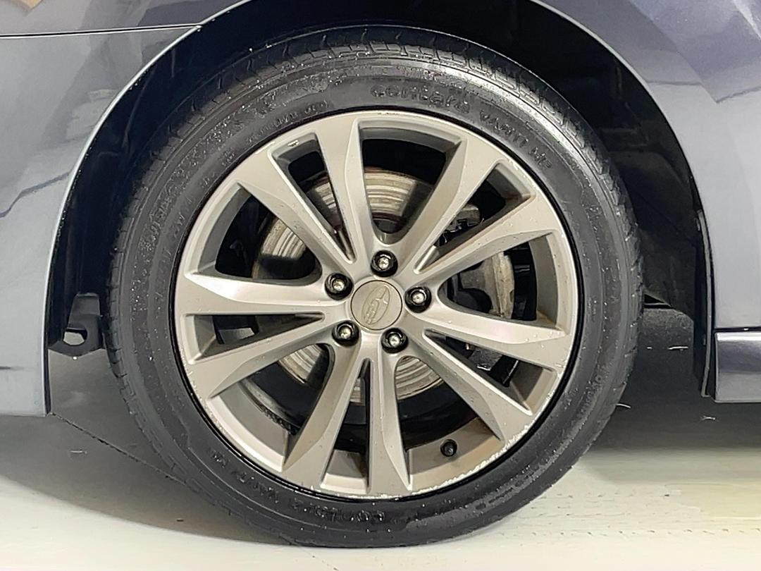 Photo '10' of Subaru Legacy