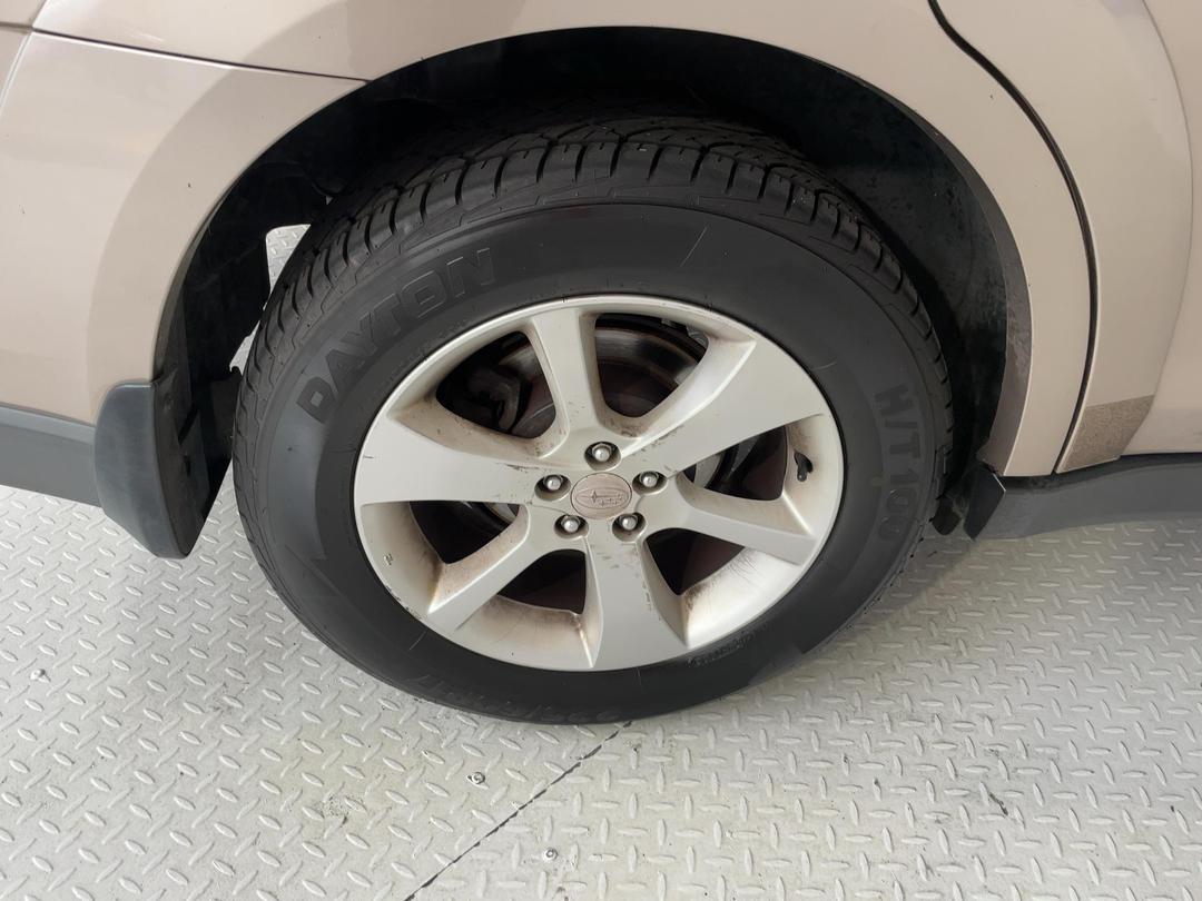Photo '12' of Subaru Legacy