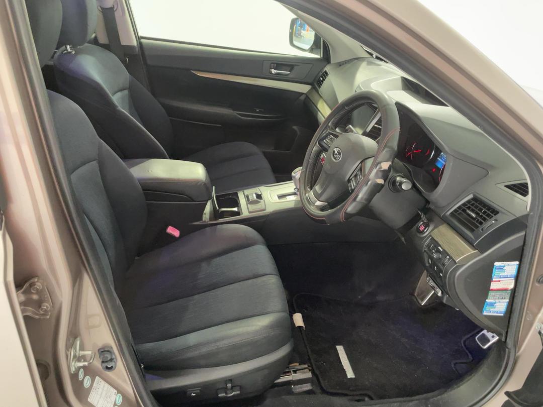 Photo '16' of Subaru Legacy