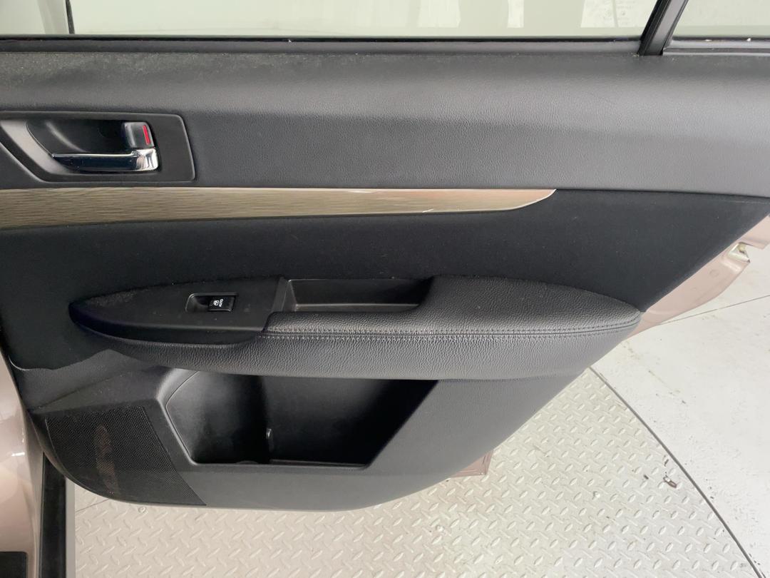Photo '19' of Subaru Legacy