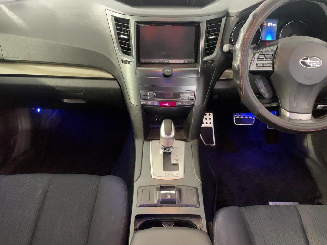 Photo '18' of Subaru Legacy