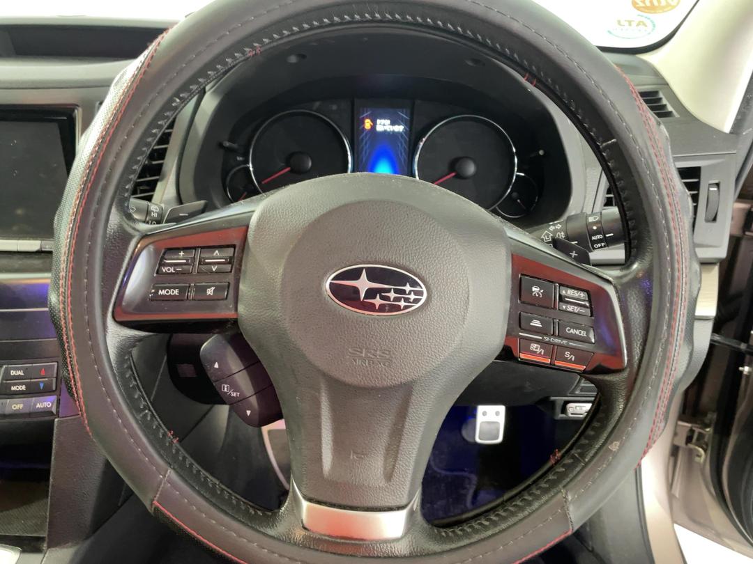 Photo '28' of Subaru Legacy
