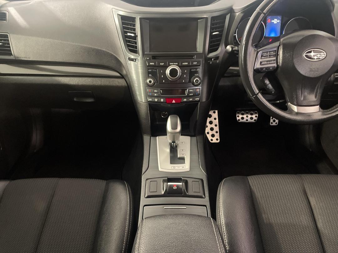 Photo '18' of Subaru Outback