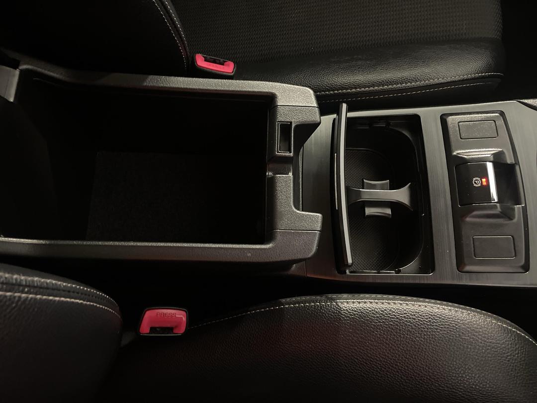 Photo '33' of Subaru Outback